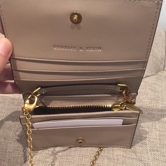 NWT Charles & Keith Snap Button Short Wallet On Chain - Sand Brown / Beige - Picture 9 of 11